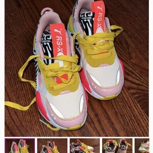 Tennis shoestennis shoes